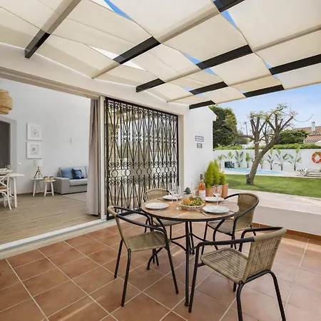 Вілла Lela By *